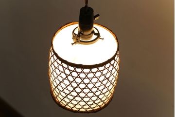 昭和レトロ　和の雰囲気が高まる籠モチーフのペンダントライト(シェード、吊り下げ照明、天井照明)