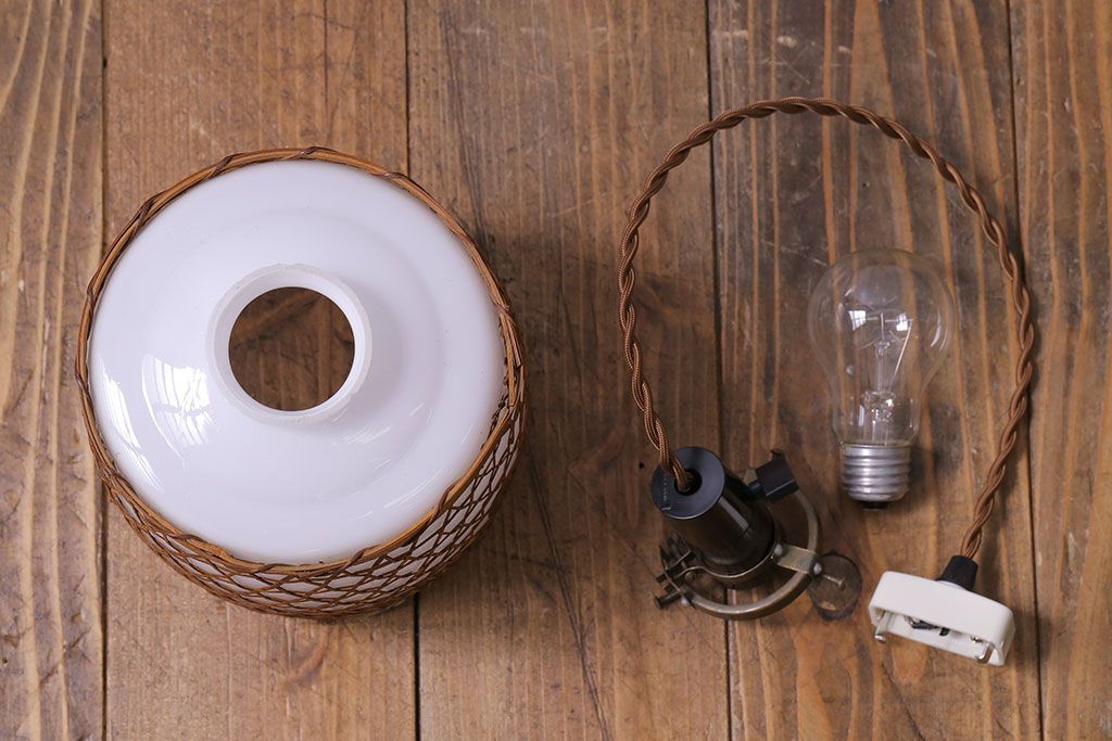 昭和レトロ　和の雰囲気が高まる籠モチーフのペンダントライト(シェード、吊り下げ照明、天井照明)