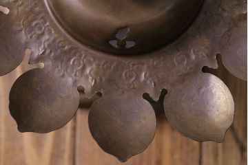 和製アンティーク　金花透　繊細な意匠が魅力の神前猫足六角吊灯篭(灯籠、仏具)
