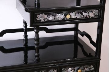 中古　韓国　螺鈿細工　高級品　華やかな重ね茶棚(飾り棚、四方棚)(定価約100万円)