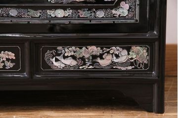 中古　韓国　螺鈿細工　高級品　華やかな重ね茶棚(飾り棚、四方棚)(定価約100万円)