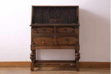 アンティーク家具　イギリスアンティーク　直線的な彫りがモダンなライティングビューロー(ワークデスク、在宅ワーク、在宅用、サイドチェスト)