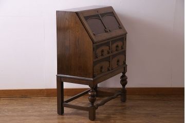 アンティーク家具　イギリスアンティーク　直線的な彫りがモダンなライティングビューロー(ワークデスク、在宅ワーク、在宅用、サイドチェスト)