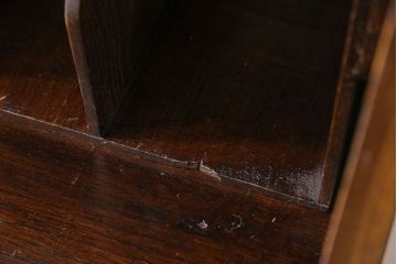 アンティーク家具　イギリスアンティーク　直線的な彫りがモダンなライティングビューロー(ワークデスク、在宅ワーク、在宅用、サイドチェスト)