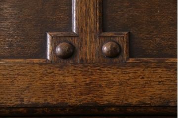 アンティーク家具　イギリスアンティーク　直線的な彫りがモダンなライティングビューロー(ワークデスク、在宅ワーク、在宅用、サイドチェスト)