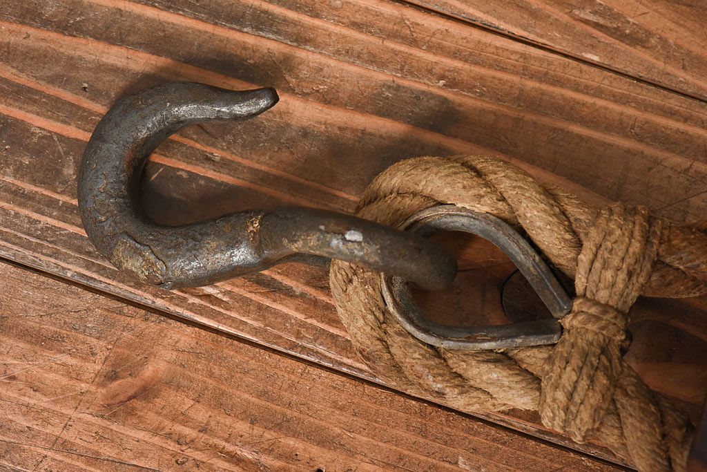 アンティーク雑貨　古民具　古いケヤキ材が味わい深い堅牢な作りの滑車