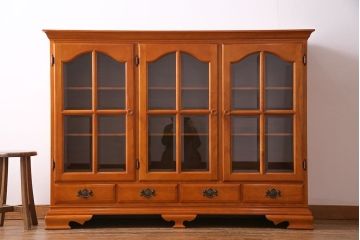 中古　アーリーアメリカン　明るい色味のサイドボード(キャビネット、収納棚、飾り棚)