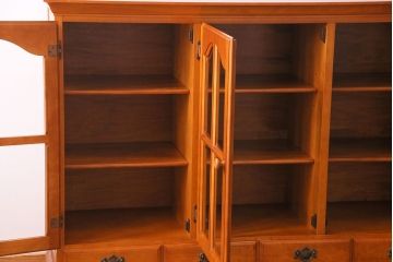 中古　アーリーアメリカン　明るい色味のサイドボード(キャビネット、収納棚、飾り棚)