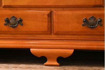 中古　アーリーアメリカン　明るい色味のサイドボード(キャビネット、収納棚、飾り棚)