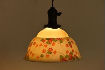 オールドノリタケ(則武、日本陶器)　紅葉が愛らしい電灯笠(シェード、ペンダントライト、吊り下げ照明)