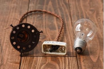 オールドノリタケ(則武、日本陶器)　紅葉が愛らしい電灯笠(シェード、ペンダントライト、吊り下げ照明)