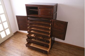 中古美品　松本民芸家具　直線的なデザインが美しいD型和タンス(箪笥、チェスト)(定価約54万円)