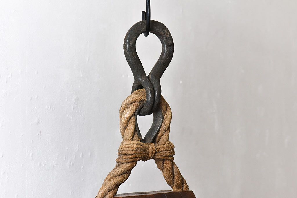 アンティーク雑貨　古民具　古いケヤキ材が味わい深い堅牢な作りの二車式滑車