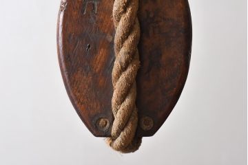 アンティーク雑貨　古民具　古いケヤキ材が味わい深い堅牢な作りの二車式滑車