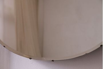 アンティーク家具　イギリスアンティーク　エレガントなデザインのドレッサー(鏡台、ドレッシングチェスト)