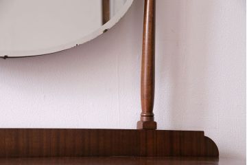アンティーク家具　イギリスアンティーク　エレガントなデザインのドレッサー(鏡台、ドレッシングチェスト)