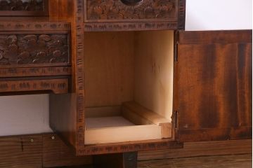 中古　ビンテージ　伝統工芸軽井沢彫り　桜彫刻が目を引く小振りな椅子付きドレッサー