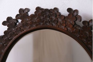 中古　ビンテージ　伝統工芸軽井沢彫り　桜彫刻が目を引く小振りな椅子付きドレッサー