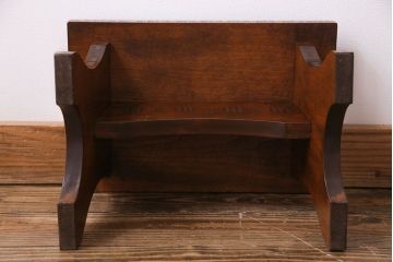 中古　ビンテージ　伝統工芸軽井沢彫り　桜彫刻が目を引く小振りな椅子付きドレッサー