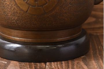 アンティーク雑貨　骨董・古民具　明治大正期　上手物　源氏車紋様の耳付銅火鉢(鉢カバー、ディスプレイ)(1)(R-028636)