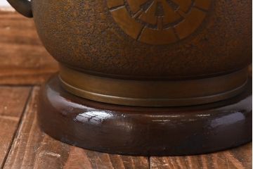 アンティーク雑貨　骨董・古民具　明治大正期　上手物　源氏車紋様の耳付銅火鉢(鉢カバー、ディスプレイ)(2)(R-028637)