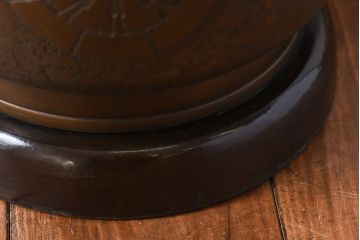 アンティーク雑貨　和製アンティーク　上手物　紋入りで風格のある耳付銅火鉢(鉢カバー)(2)