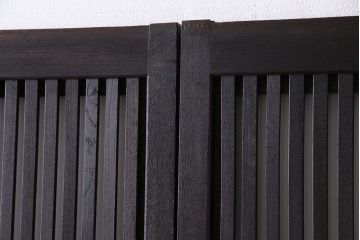 和製アンティーク　裏ガラス入り　和モダンな総ケヤキの格子戸(引き戸、建具)2枚セット