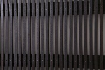 和製アンティーク　裏ガラス入り　和モダンな総ケヤキの格子戸(引き戸、建具)2枚セット