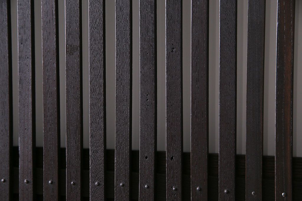 和製アンティーク　裏ガラス入り　和モダンな総ケヤキの格子戸(引き戸、建具)2枚セット