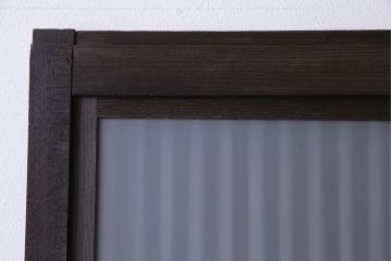 和製アンティーク　裏ガラス入り　和モダンな総ケヤキの格子戸(引き戸、建具)2枚セット
