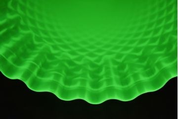 アンティーク雑貨　ウランガラス　優雅なデザインが素敵なグラス(パフェグラス、コンポート、ワセリンガラス)