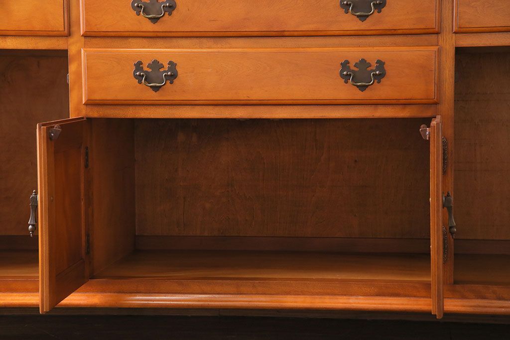 中古美品　横浜ダニエル(daniel)　A-213　飾り棚(食器棚、カップボード、キャビネット)(定価約120万円)(1)