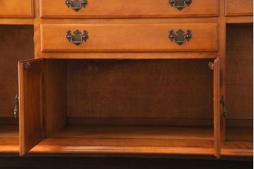 中古美品　横浜ダニエル(daniel)　A-213　飾り棚(食器棚、カップボード、キャビネット)(定価約120万円)(1)