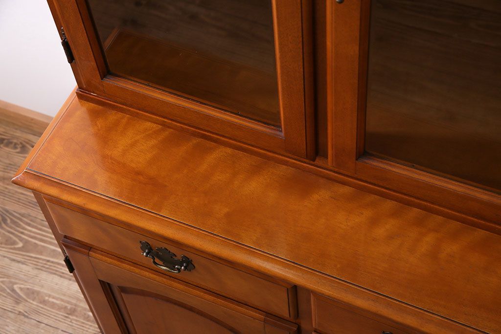 中古美品　横浜ダニエル(daniel)　A-213　飾り棚(食器棚、カップボード、キャビネット)(定価約120万円)(1)