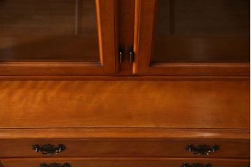 中古美品　横浜ダニエル(daniel)　A-213　飾り棚(食器棚、カップボード、キャビネット)(定価約120万円)(1)