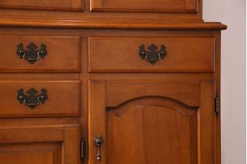 中古美品　横浜ダニエル(daniel)　A-213　飾り棚(食器棚、カップボード、キャビネット)(定価約120万円)(1)