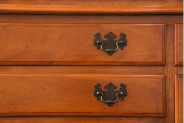 中古美品　横浜ダニエル(daniel)　A-213　飾り棚(食器棚、カップボード、キャビネット)(定価約120万円)(1)