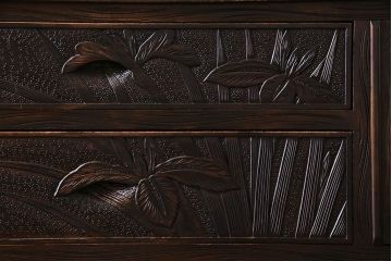 ヴィンテージ家具　ビンテージ　伝統工芸軽井沢彫り　上品な彫りの小振りなドレッシングチェスト(三面鏡、鏡台、ドレッサー)