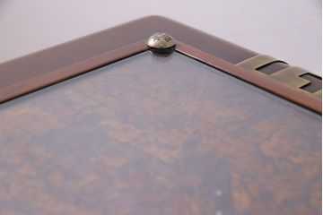 中古　海外製　ニレ材　重厚な佇まいが目を引くトランクケース(衣装箱、銭箱)(定価約20万円)