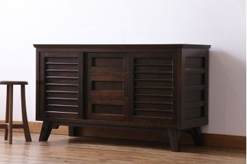 中古美品　松本民芸家具　直線のデザインが印象的なサイドボード(ローボード、収納棚、戸棚)(定価約33万円)
