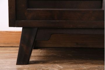 中古美品　松本民芸家具　直線のデザインが印象的なサイドボード(ローボード、収納棚、戸棚)(定価約33万円)