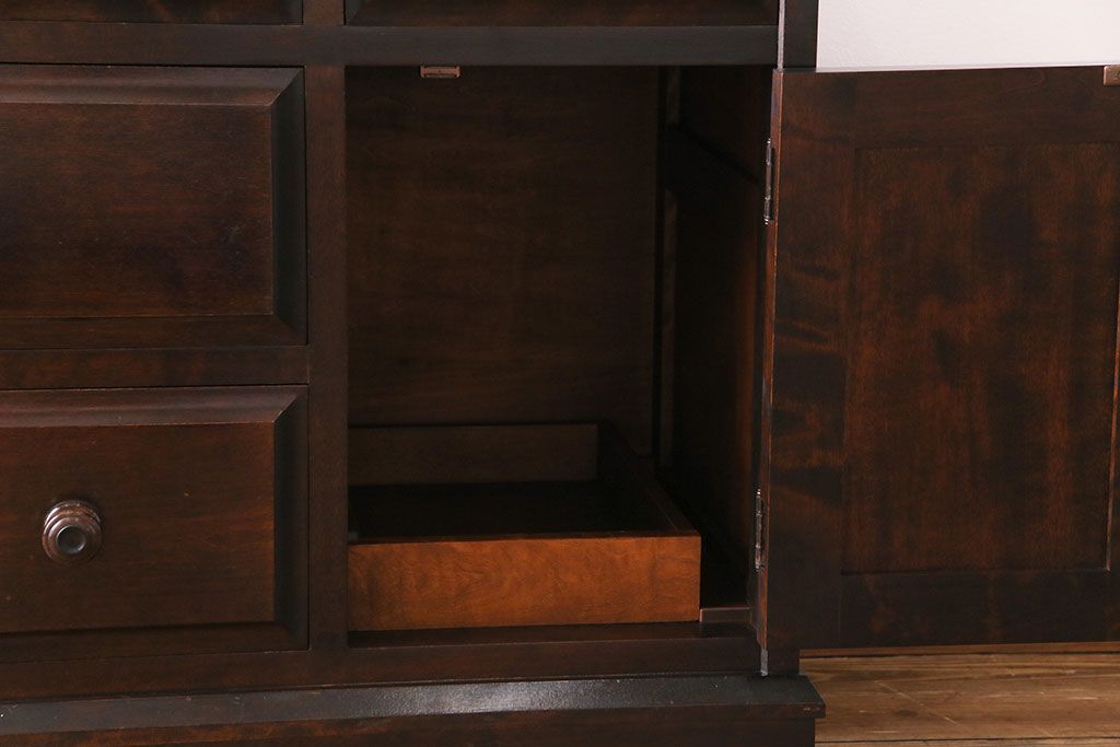 中古　北海道民芸　落ち着きのある色味が魅力のシンプルなサイドチェスト(リビングボード、ローチェスト)