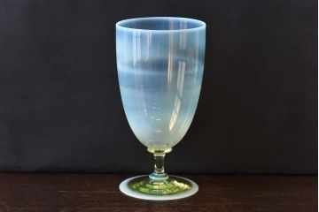 アンティーク雑貨　ワセリンガラス(ウランガラス)　幻想的な雰囲気漂うサワーグラス(ワイングラス、酒器)(2)