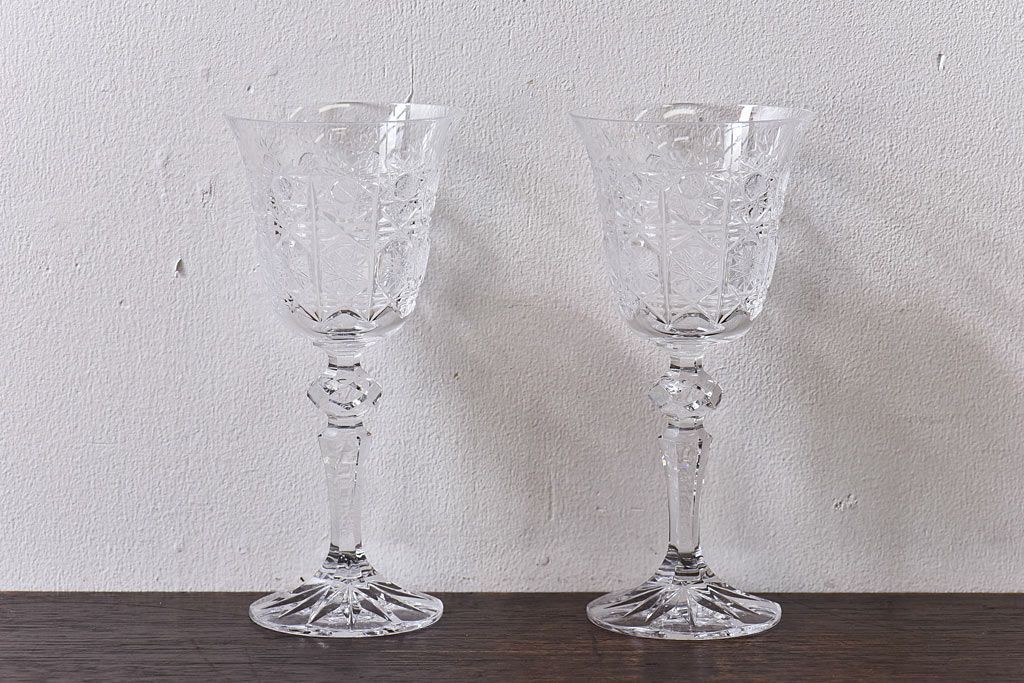 アンティーク雑貨　カットグラスが優美にきらめくワイングラス(酒器)2個セット
