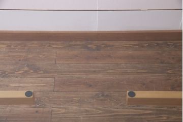 中古美品　Cassina(カッシーナ)　VIDUN(ヴィドゥン)ガラステーブル(ダイニングテーブル)(定価約58万円)
