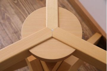 中古美品　Cassina(カッシーナ)　VIDUN(ヴィドゥン)ガラステーブル(ダイニングテーブル)(定価約58万円)