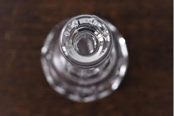 アンティーク雑貨　上品な雰囲気漂うカットガラスのデキャンタ(酒器、水差し)