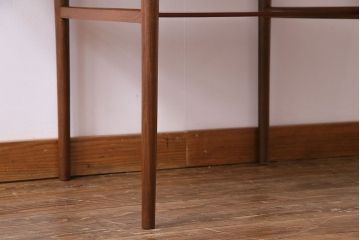 ヴィンテージ家具　北欧ビンテージ　チーク材　すっきりとしたシルエットがおしゃれなバタフライテーブル(サイドテーブル)