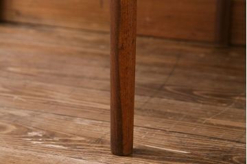 ヴィンテージ家具　北欧ビンテージ　チーク材　すっきりとしたシルエットがおしゃれなバタフライテーブル(サイドテーブル)