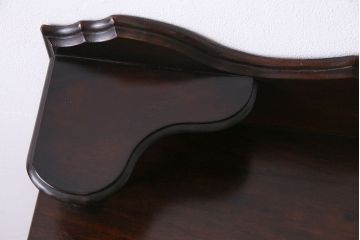 アンティーク家具　イギリスアンティーク　上品で趣きのある小振りなサイドキャビネット(サイドテーブル、収納棚)